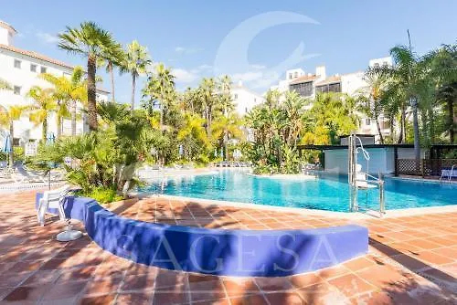 Jardines De Las Golondrinas Марбелья 4*,